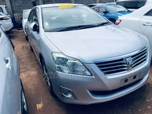 Toyota Premio 1.8 FWD 2012 Silver