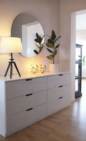 2 in 1 Chest of Drawers With a Wall Mirror Also as Dressing