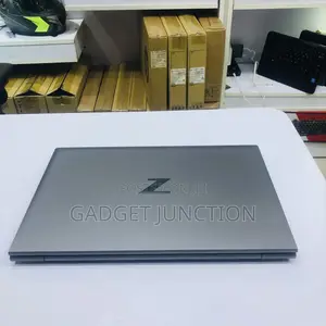 New Laptop HP ZBook Firefly 14 G7 16GB Intel Core I7 SSD 512GB