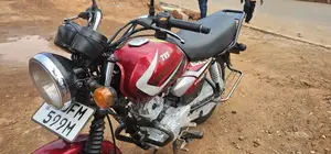 TVS HLX 125 2023 Red