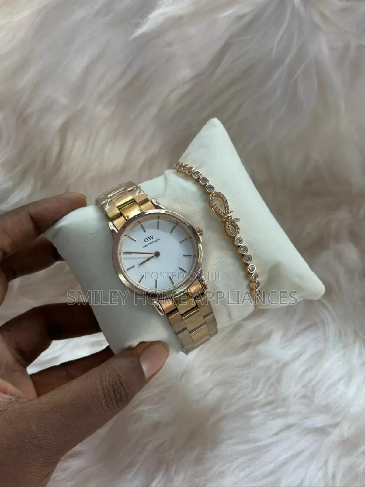 Beautiful Ladies Daniel Wellington Wrist Time Piece