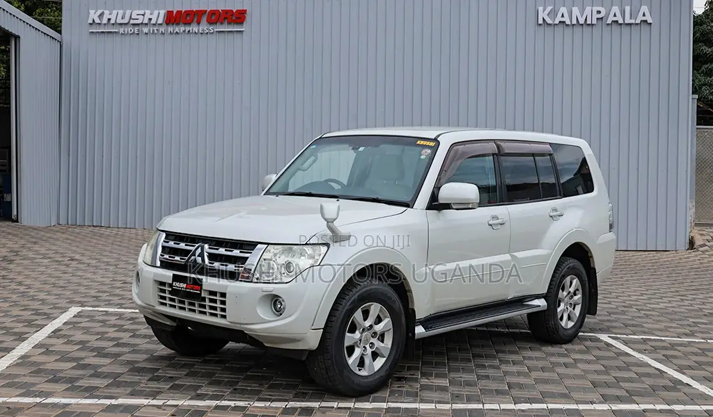 Mitsubishi Pajero 2012 White