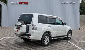 Mitsubishi Pajero 2012 White
