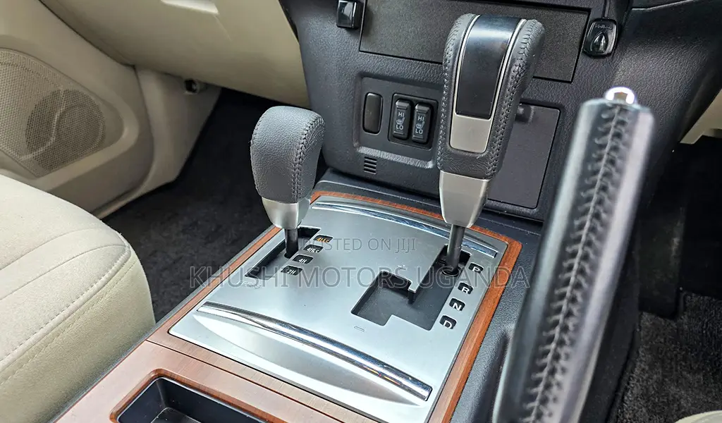 Mitsubishi Pajero 2012 White