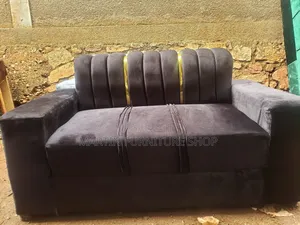 Black 2 Seater Sofa Set for Sale With Free 2 Pilos
