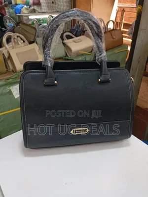 Classic Ladies Handbag - Black