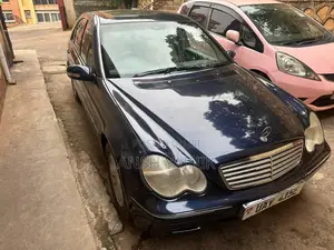 Mercedes-Benz C200 2005 Blue