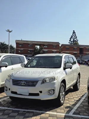 Toyota Vanguard 2012 White