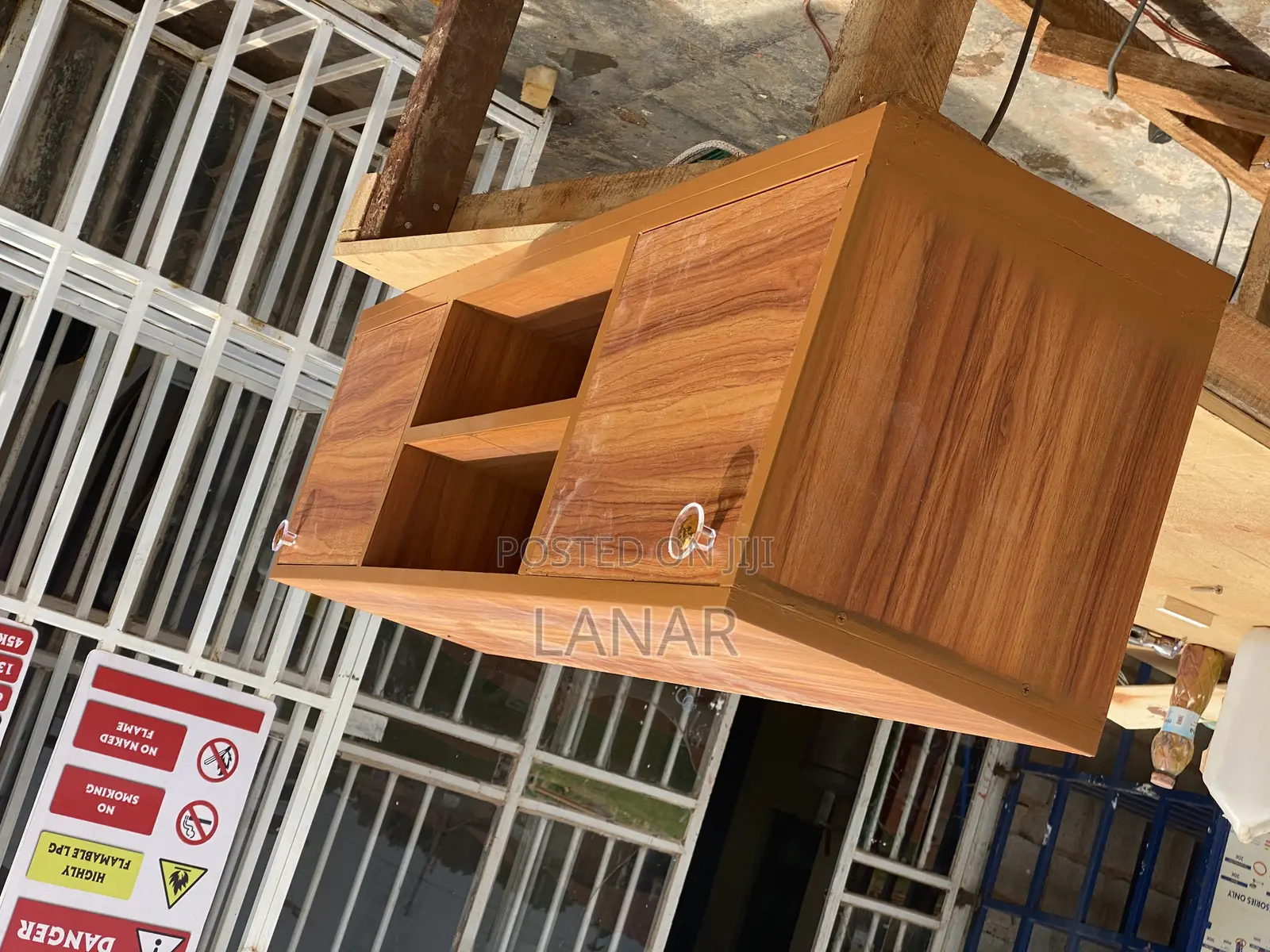 Tv Stand Golden Tic