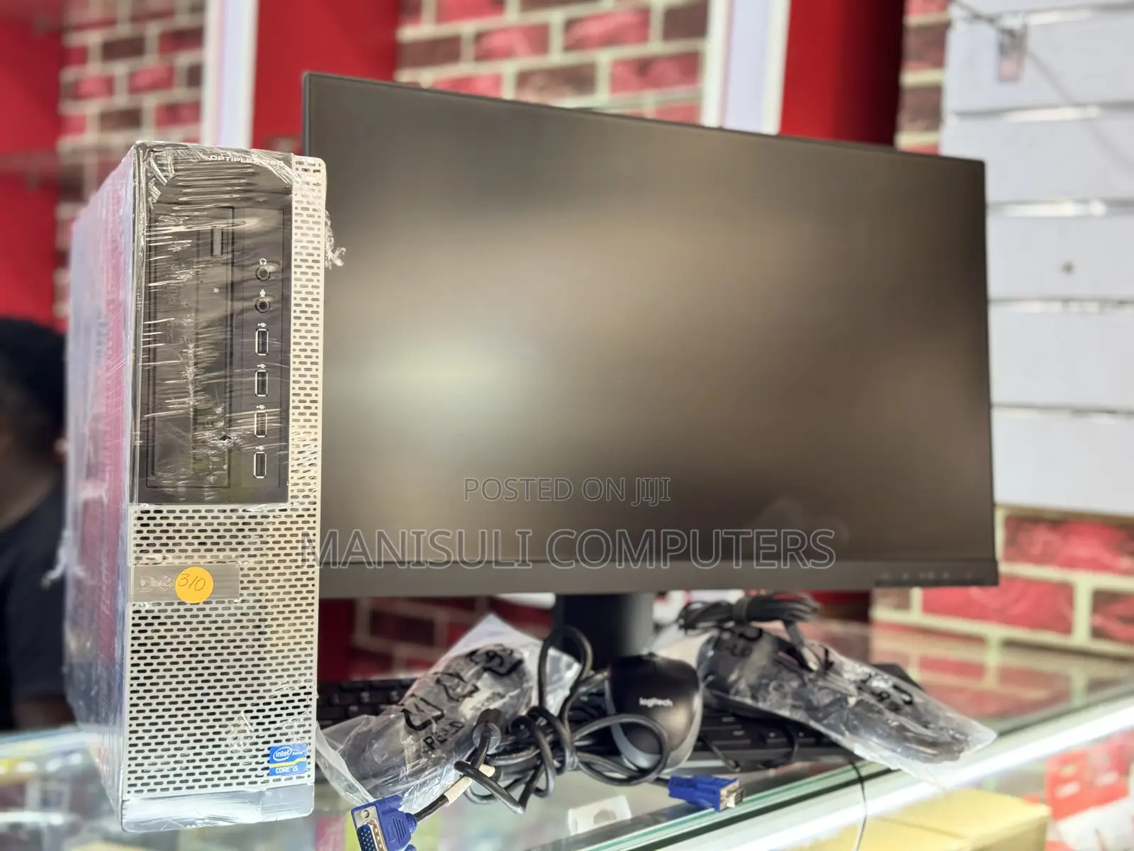 Desktop Computer Dell OptiPlex 3050 4GB Intel Core i5 HDD 500GB