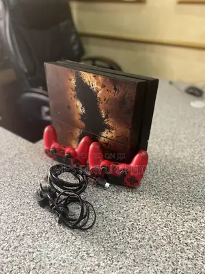 Sony Playstation 4 Standard Chipped With 2 Coloured Controll