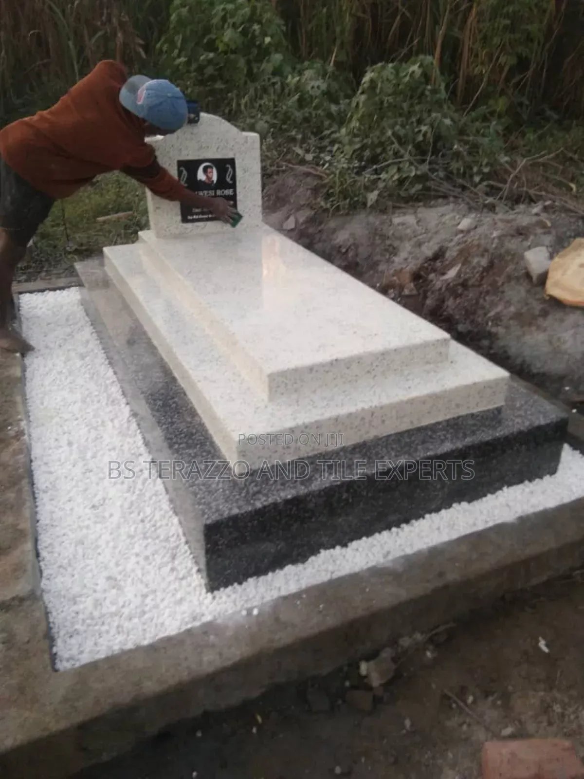 Terrazo Grave Construction