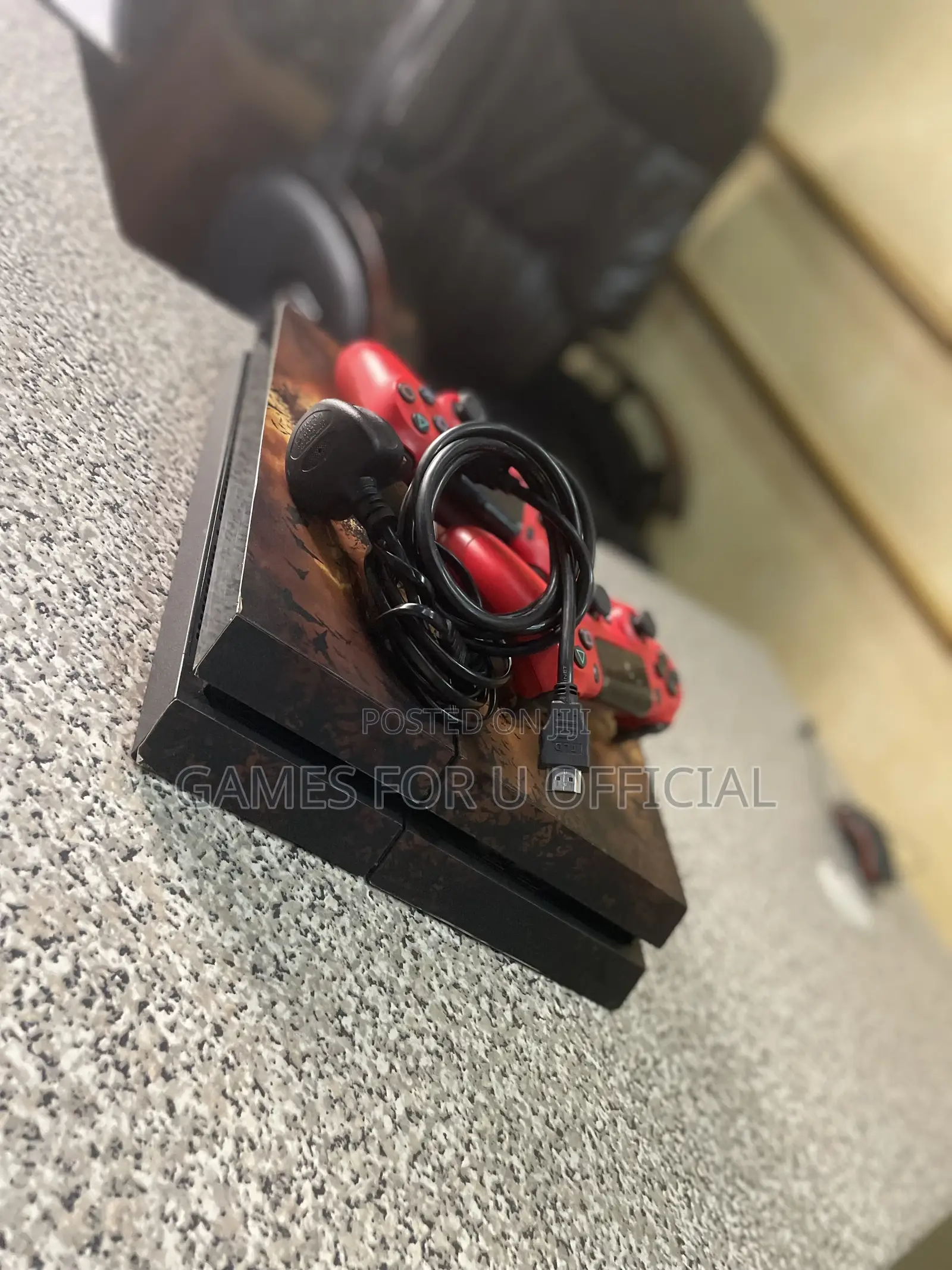 Sony Playstation 4 Standard Chipped With 2 Coloured Controll