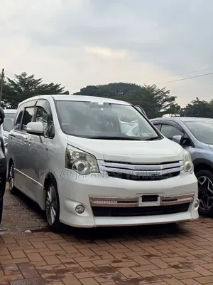 Toyota Noah 2012 White