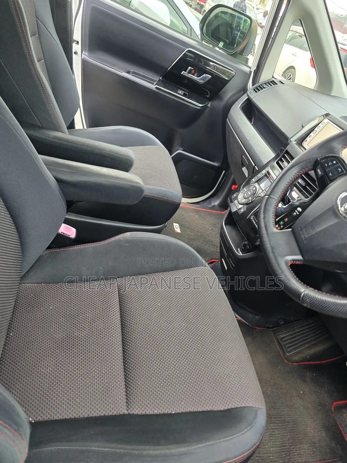 Toyota Noah 2012 White