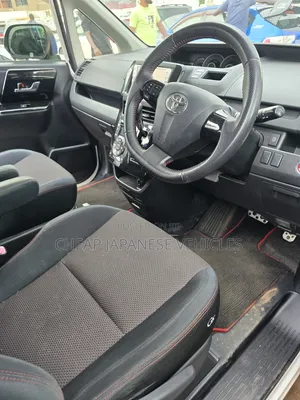Toyota Noah 2012 White
