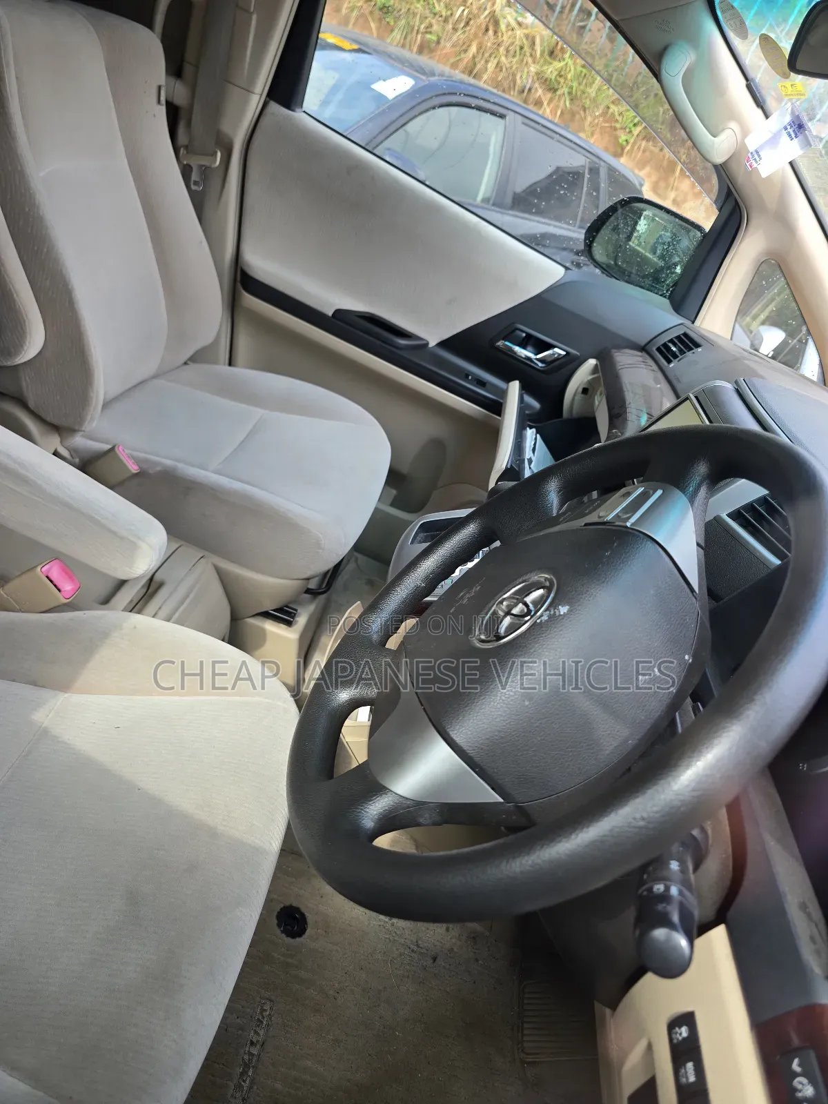 Toyota Vellfire 2012 White