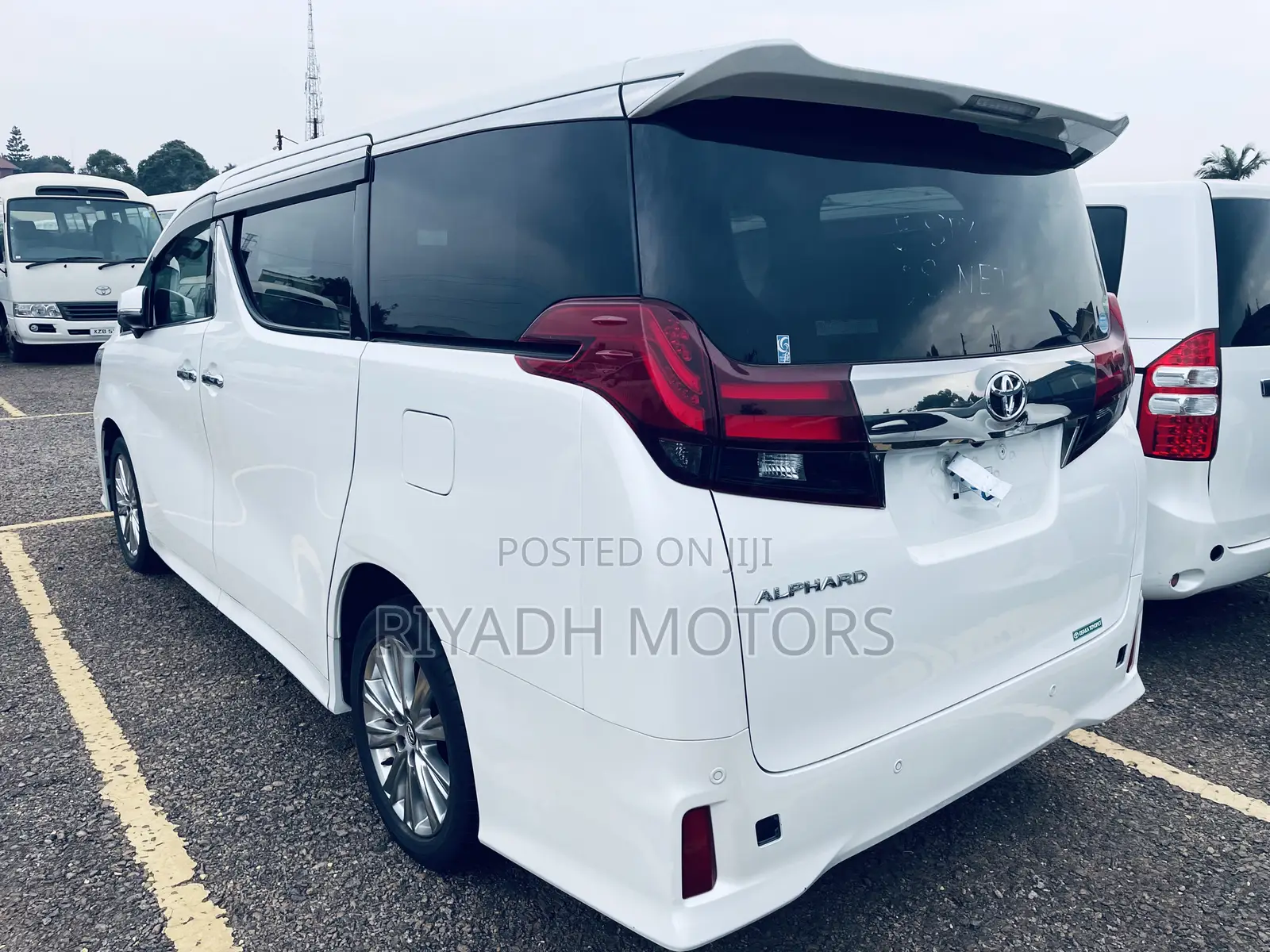 Toyota Alphard 2.5 Petrol AWD 2016 White
