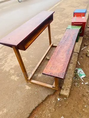 Classic/School Desk / Metal :Wood