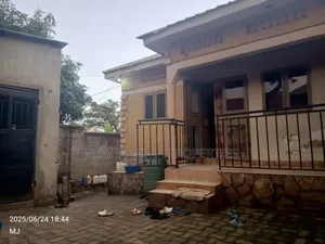 2bdrm House in Bulenga Town, Central Division for sale