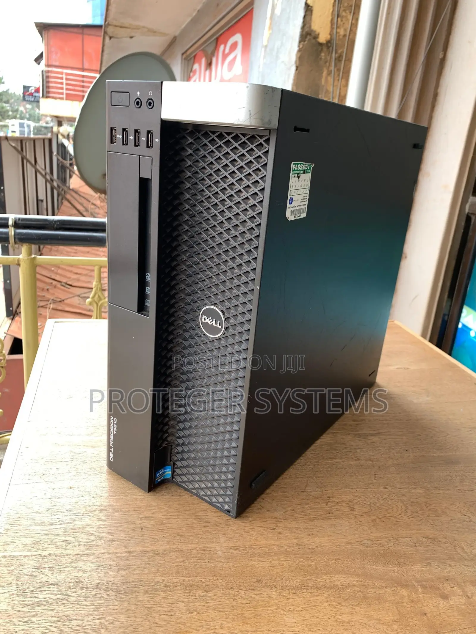 Desktop Computer Dell Precision 3000 16GB Intel Xeon SSD 512GB