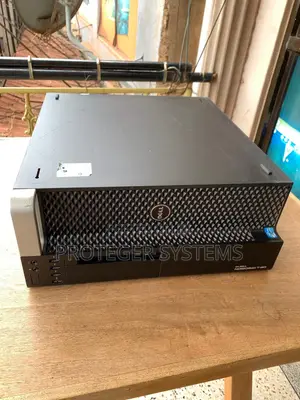Desktop Computer Dell Precision 3000 16GB Intel Xeon SSD 512GB