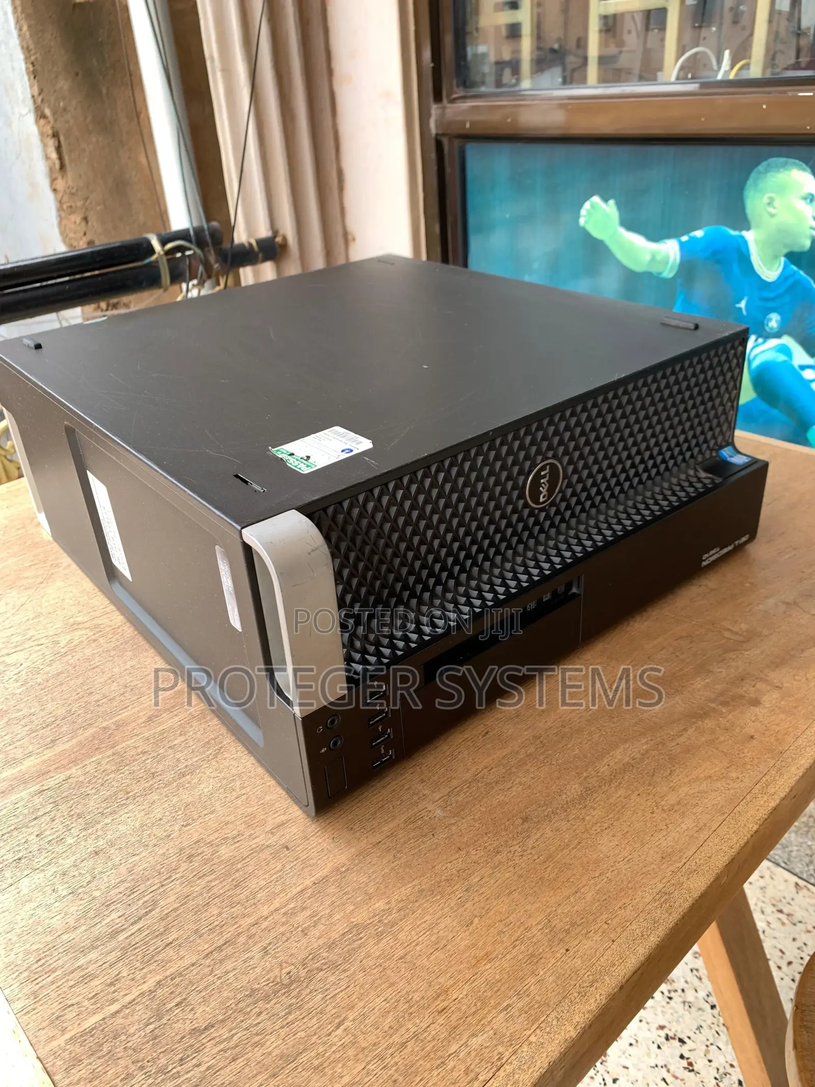 Desktop Computer Dell Precision 3000 16GB Intel Xeon SSD 512GB