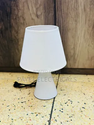 700m/ 8 White Table Lamp