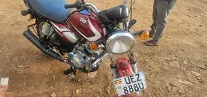 TVS HLX 125 2019 Red