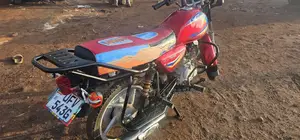 Bajaj Boxer 125 2024 Red