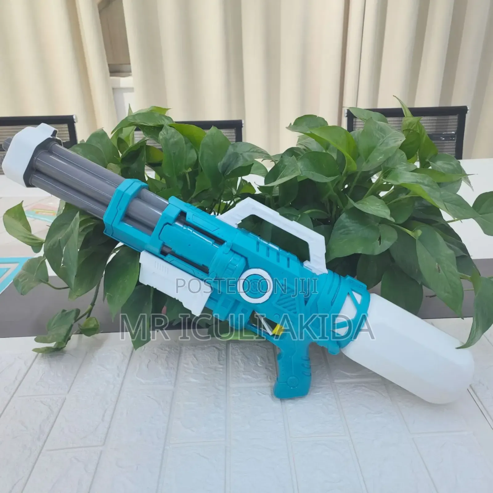 Giant Pull-Out Summer Kids Playing Water Gun