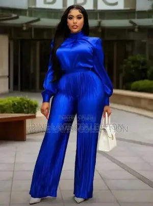 Lady's Unique 2 Piece Wear