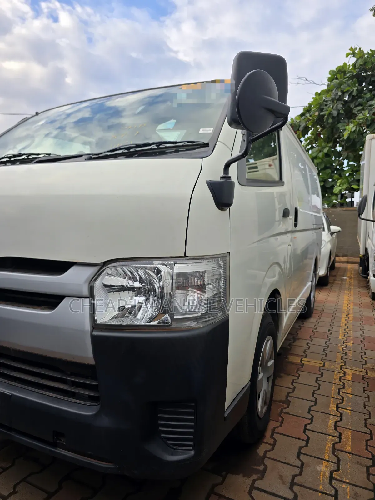 Toyota HiAce 2016 White