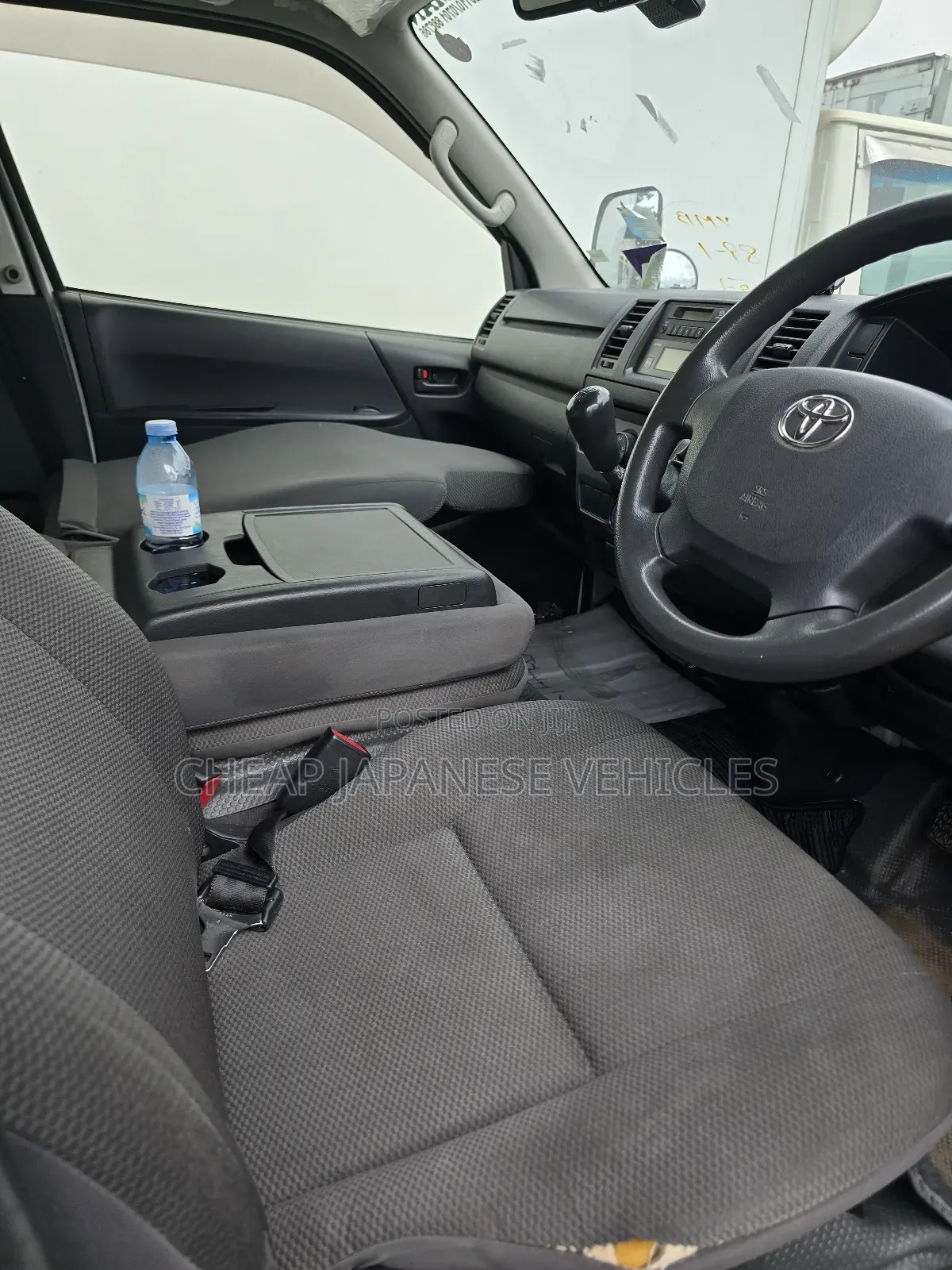 Toyota HiAce 2016 White