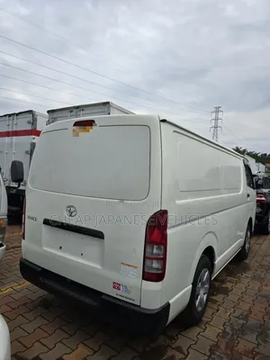 Toyota HiAce 2016 White