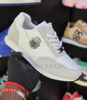 New White Super Classic Billionaire Runner Crest Casual Shoe