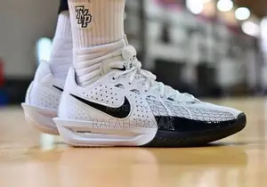 Original White/Black Nike Zoom G-t Cut 3 Basketball Sneakers