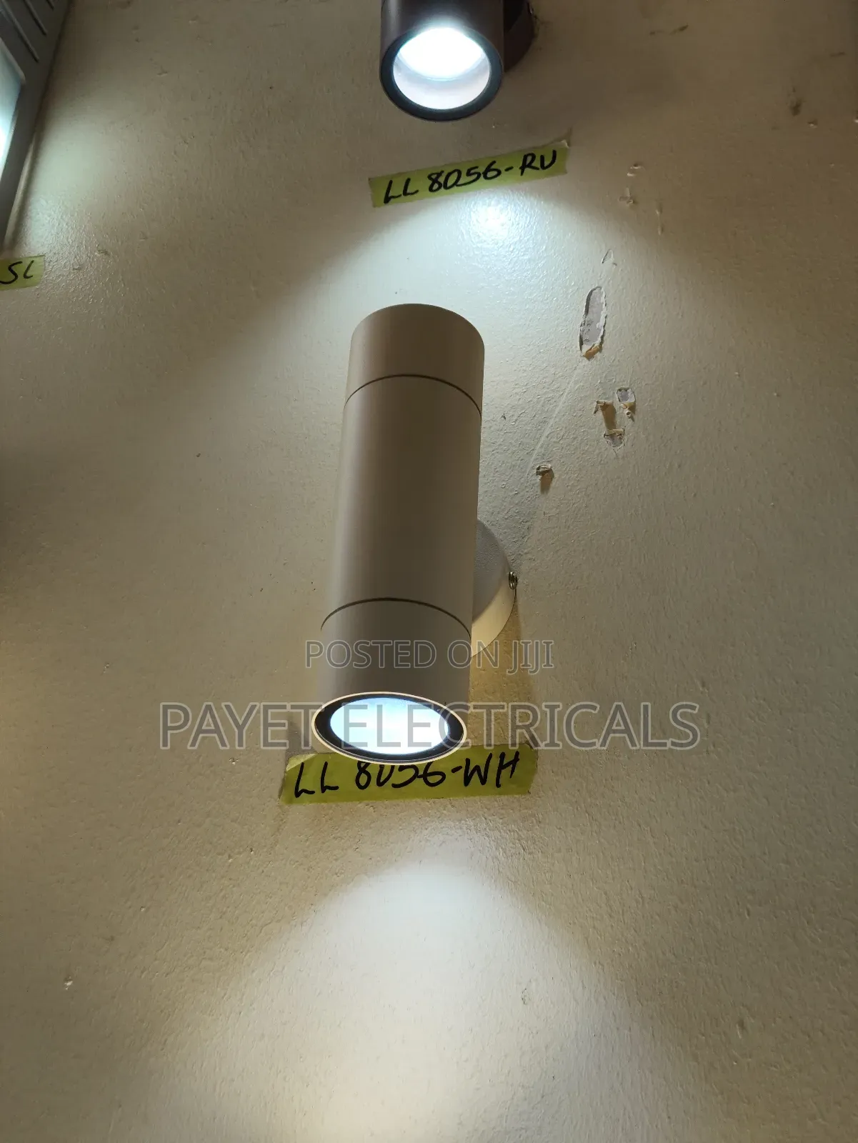 Up and Down Pointer Wall Light