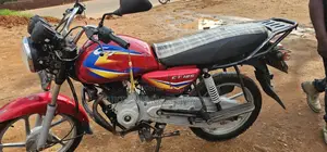 Bajaj Boxer 125 2024 Red