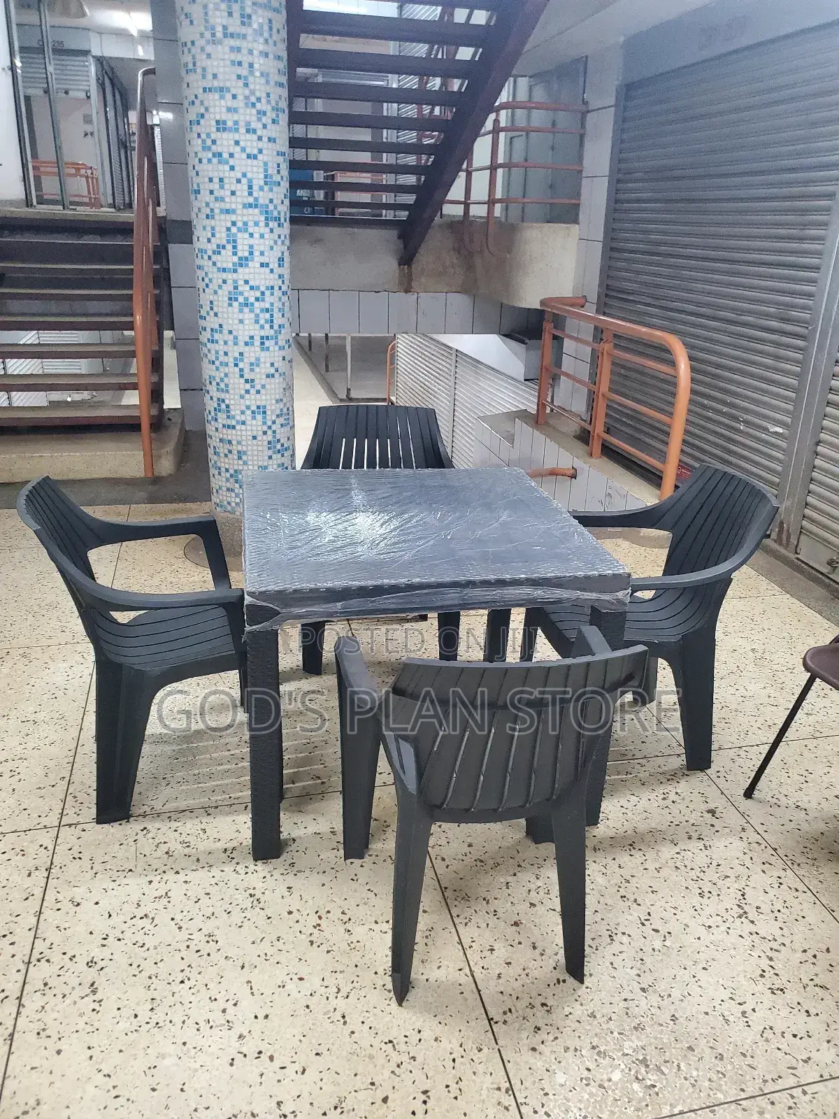 Yz2309 Restaurant and Bar Plastic Chairs and Table