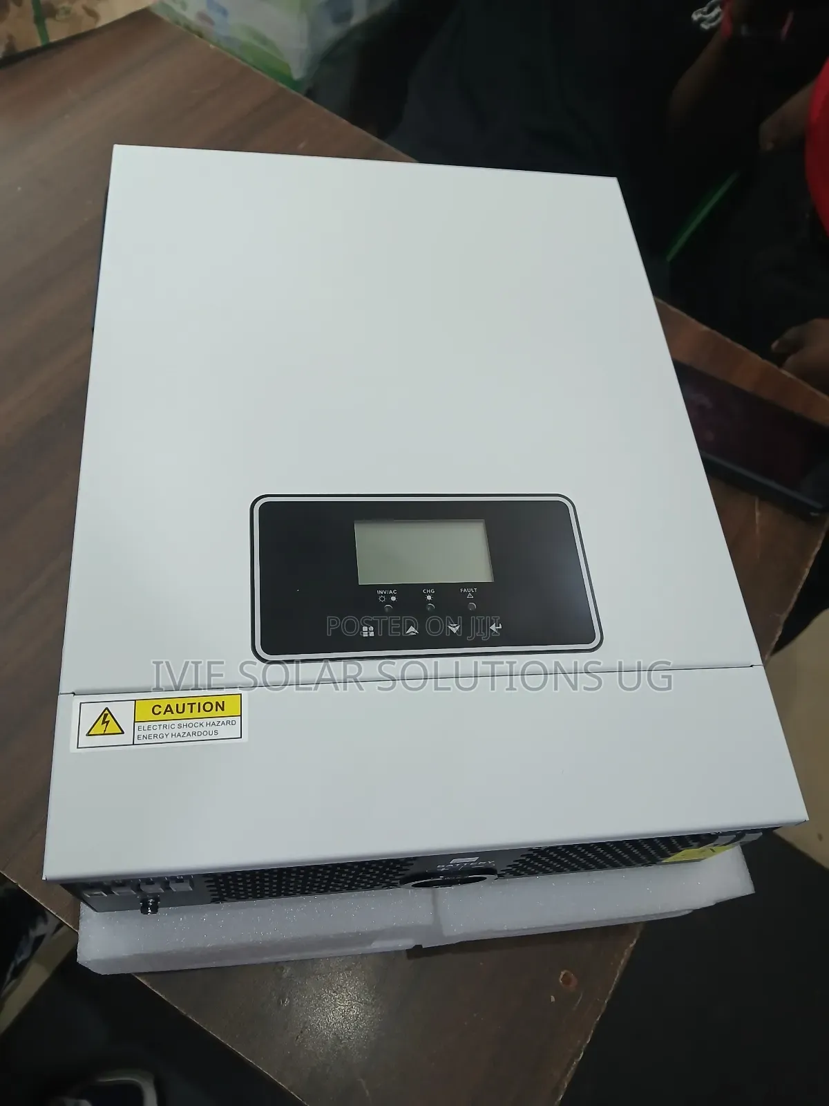 Solar Hybrid Inverter 2kva / 1600w