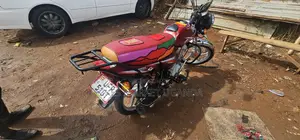 Bajaj Boxer 125 2023 Red