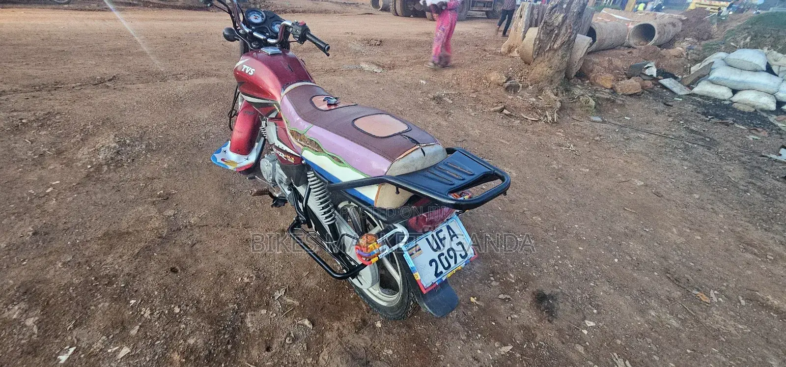 TVS HLX 125 2019 Red