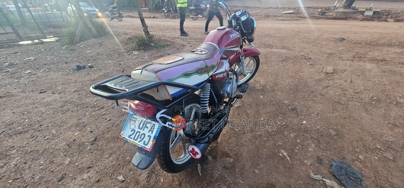 TVS HLX 125 2019 Red