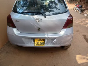 Toyota Vitz 2008 Silver