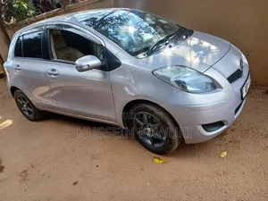 Toyota Vitz 2008 Silver