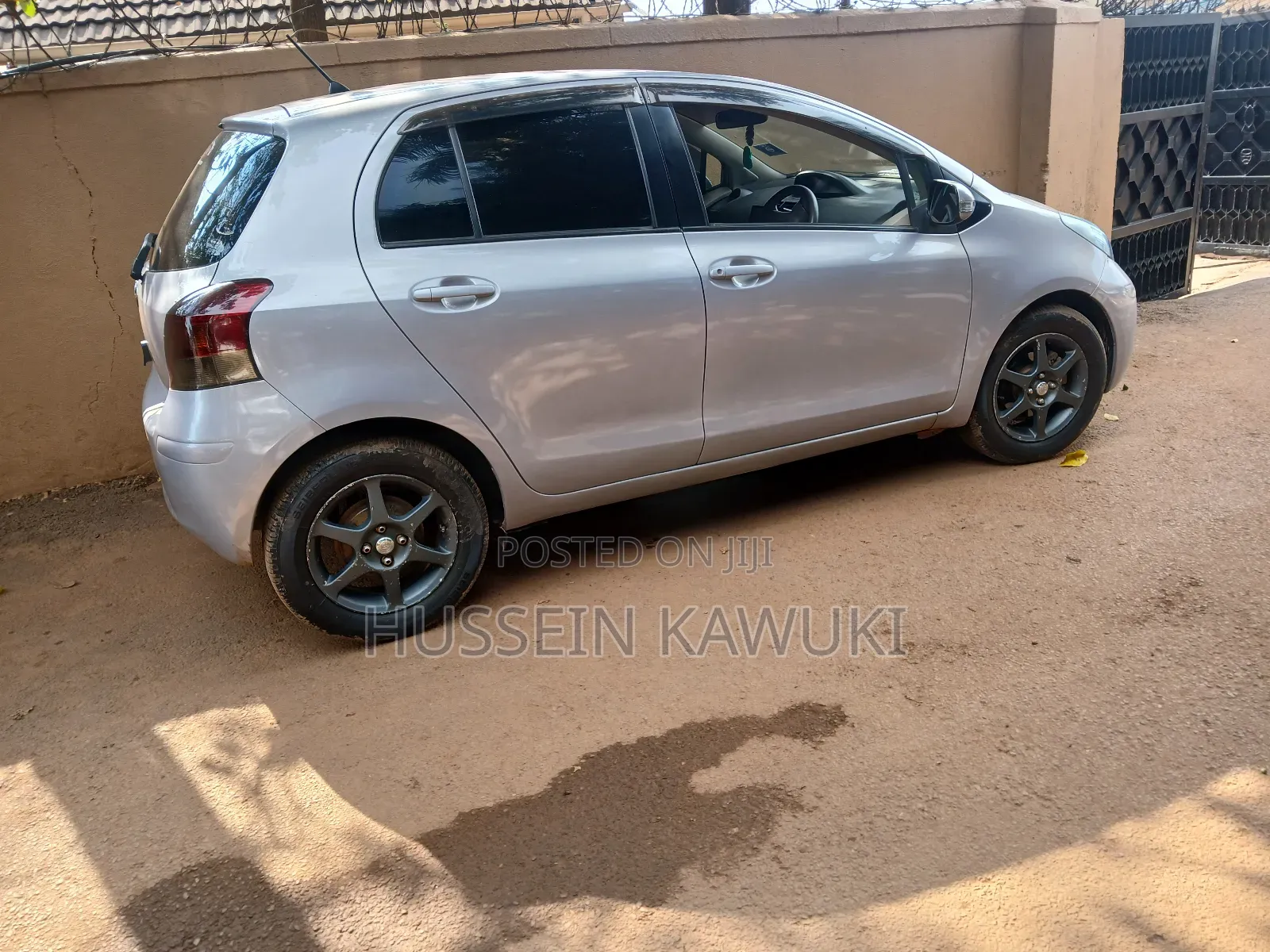 Toyota Vitz 2008 Silver