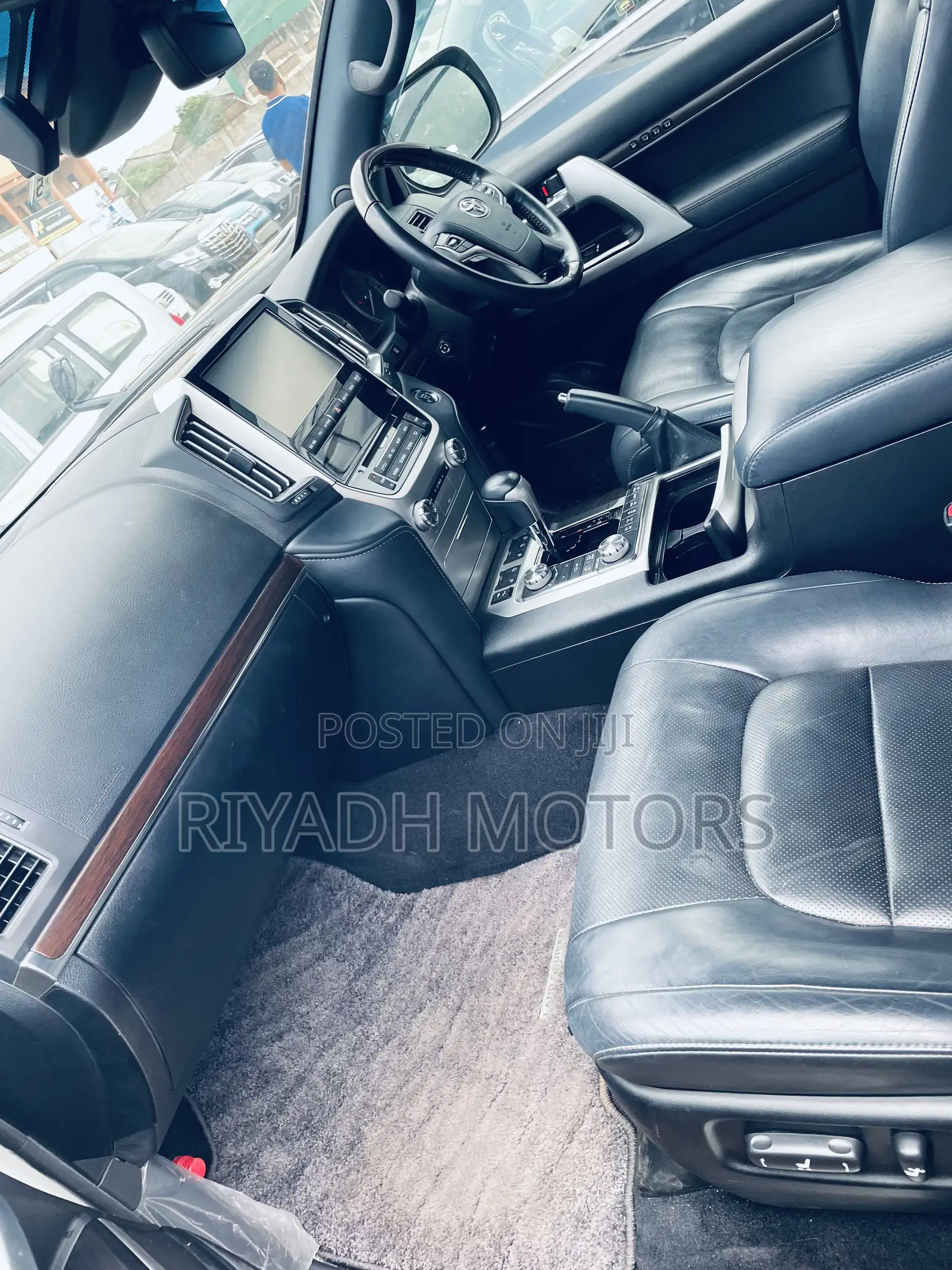 Toyota Land Cruiser 2019 White