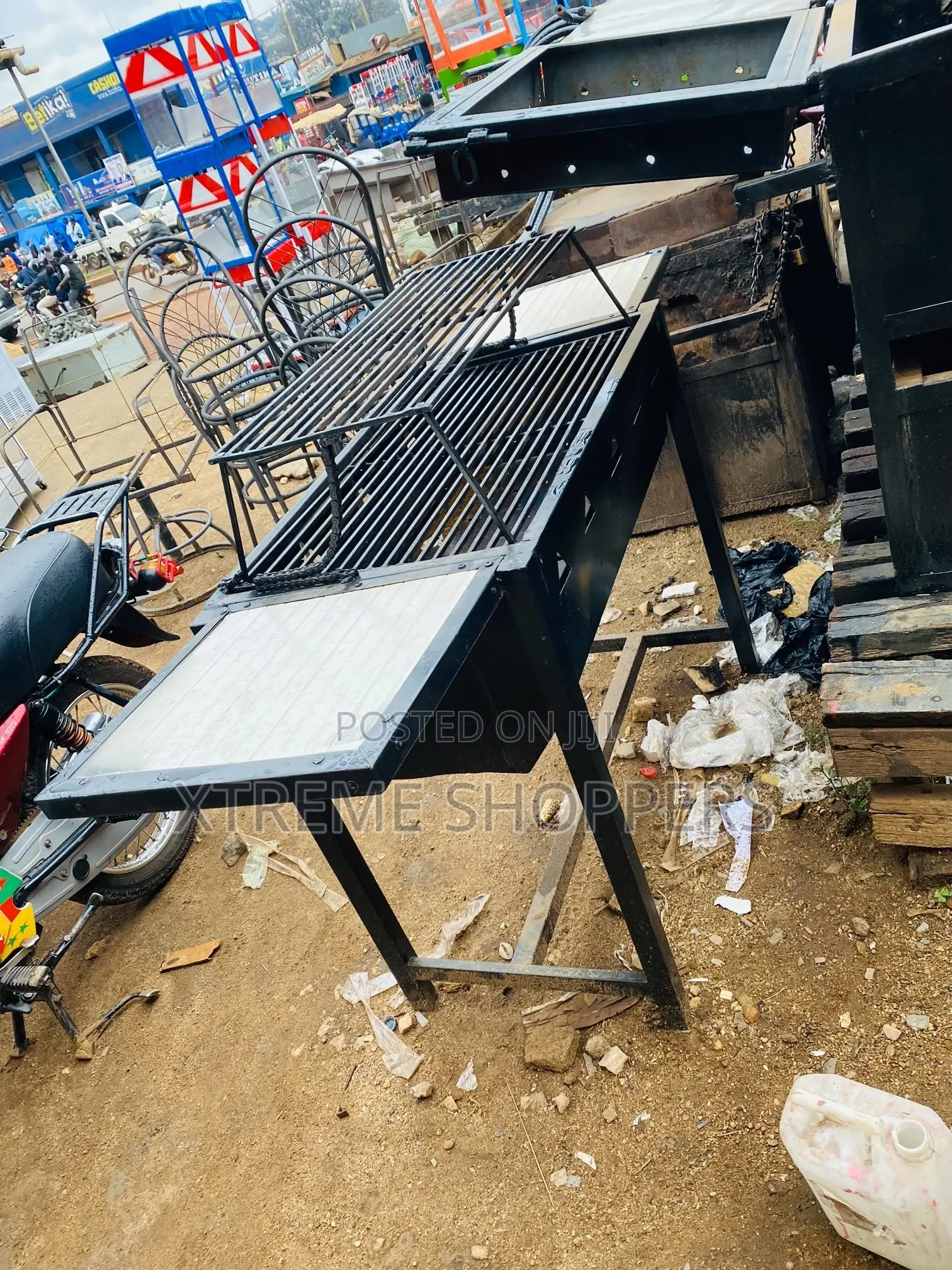 Much More / Designed / Barbecue Stove / Charcoal