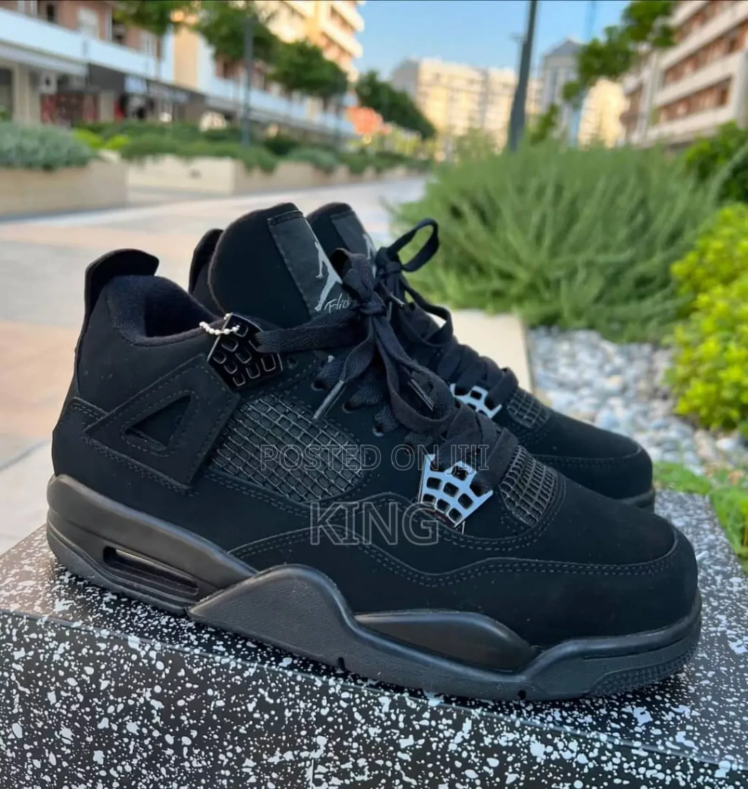 Black Cats. Retro Jordan 4